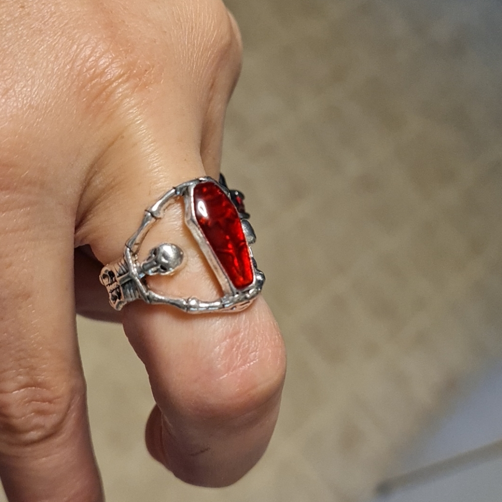 Coffin ring